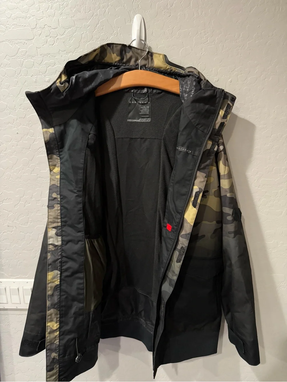 Oakley Nighthawk BioZone Gradient Camo Jacket XL Bin 3